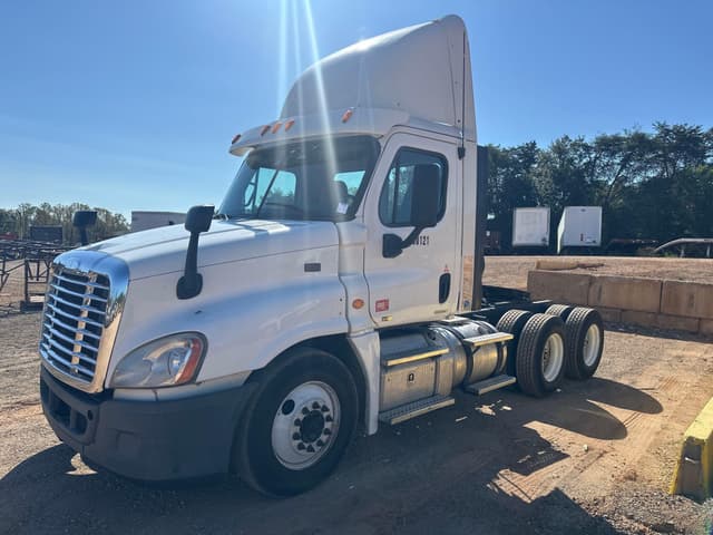Image of Freightliner Cascadia 125 equipment image 1