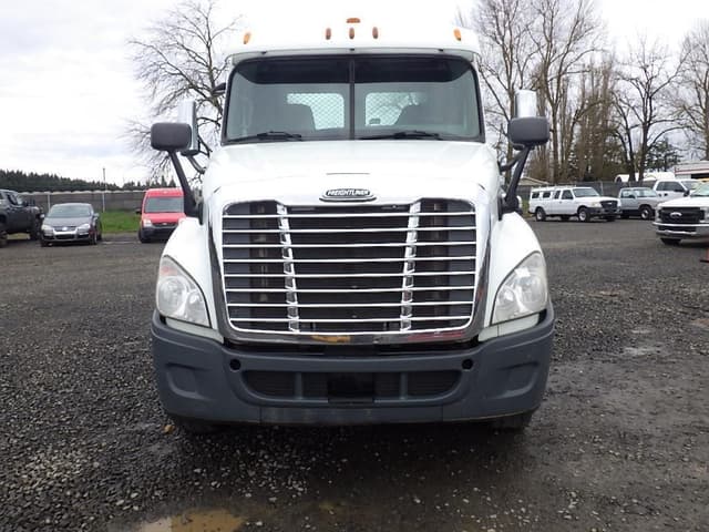Image of Freightliner Cascadia 125 equipment image 1