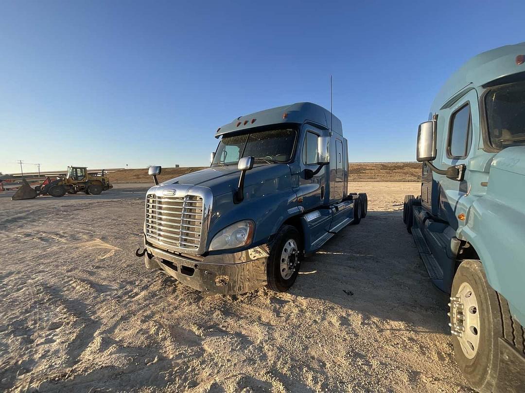 Image of Freightliner Cascadia 125 Primary image