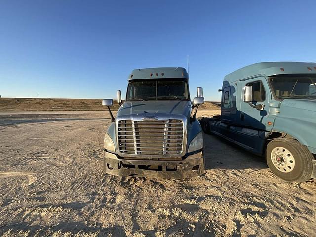 Image of Freightliner Cascadia 125 equipment image 1