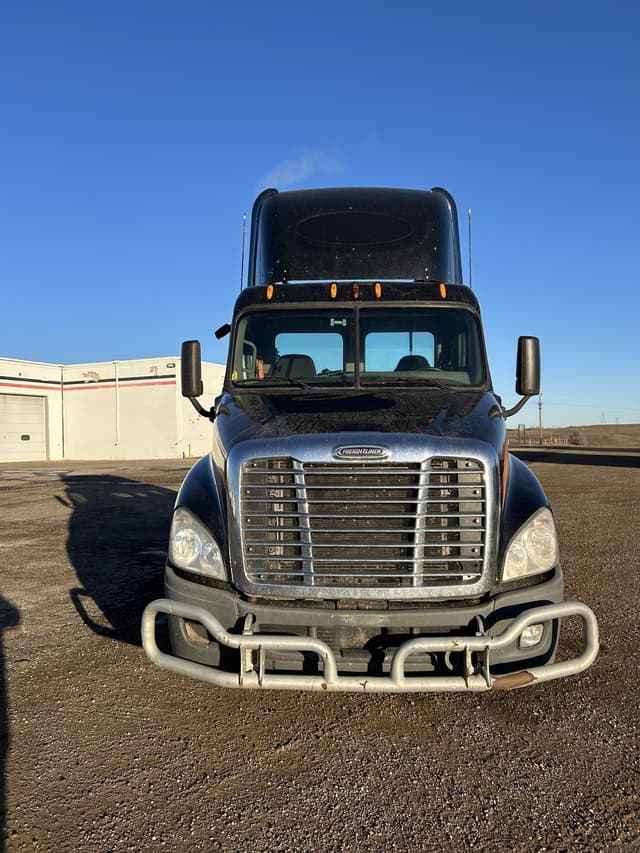 Image of Freightliner Cascadia 125 equipment image 1