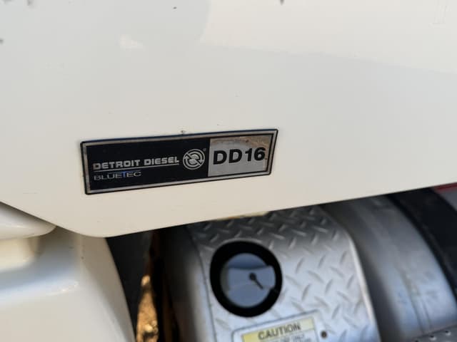 Image of Freightliner Cascadia 125 equipment image 4