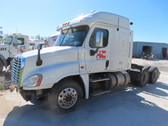 Image of Freightliner Cascadia 125 equipment image 1