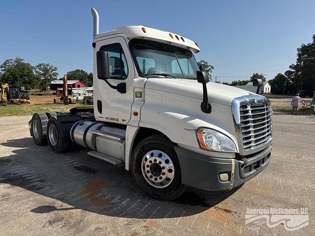 Image of Freightliner Cascadia 125 equipment image 1