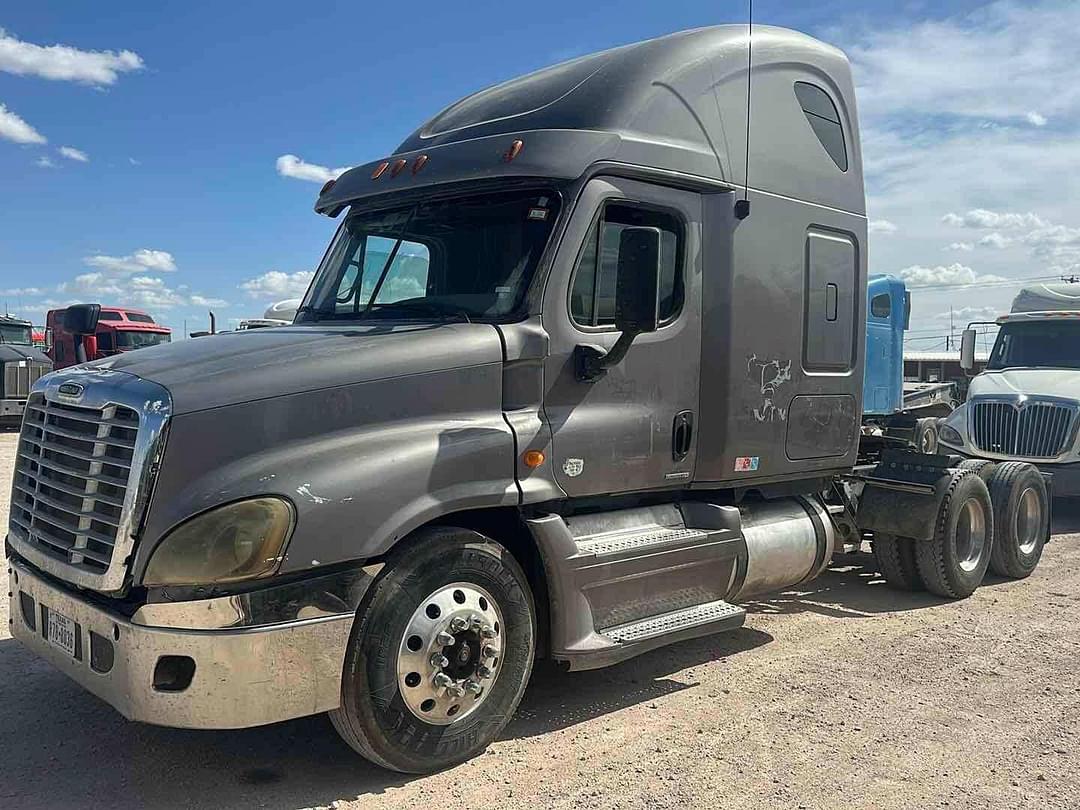 Image of Freightliner Cascadia 125 Primary image