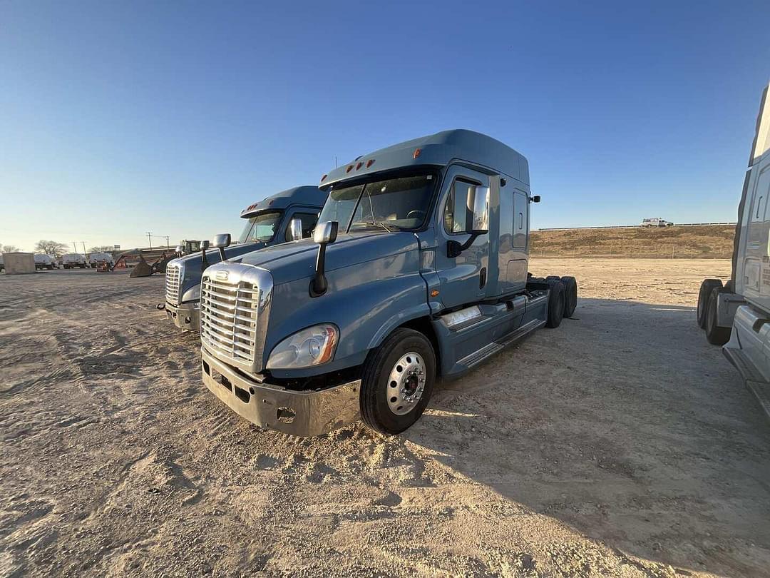 Image of Freightliner Cascadia 125 Primary image