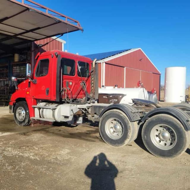 Image of Freightliner Cascadia 125 equipment image 1