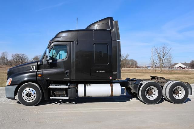 Image of Freightliner Cascadia 125 equipment image 1