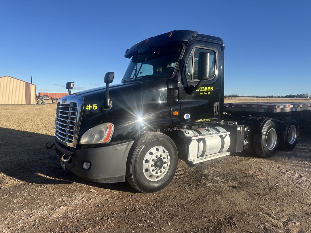 Image of Freightliner Cascadia 125 Primary image