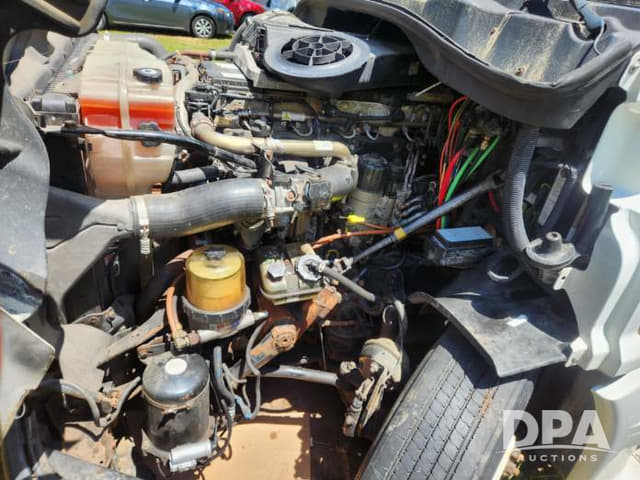 Image of Freightliner Cascadia 125 equipment image 4