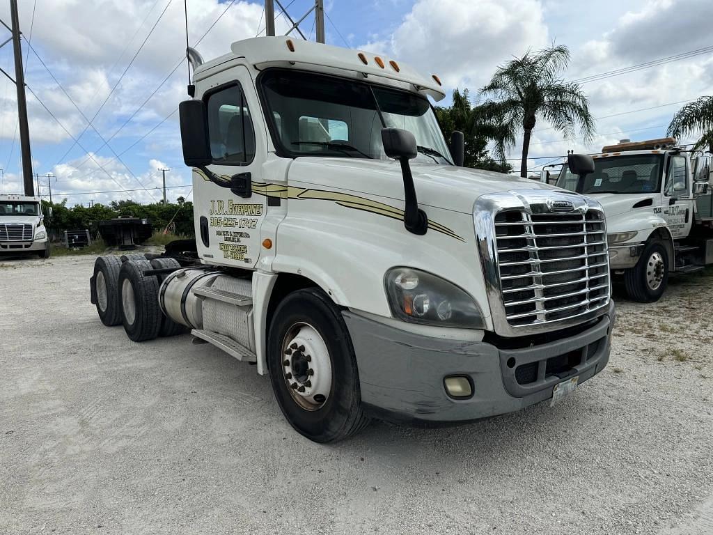 Image of Freightliner Cascadia 125 Primary image