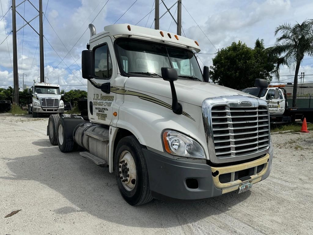 Image of Freightliner Cascadia 125 Primary image