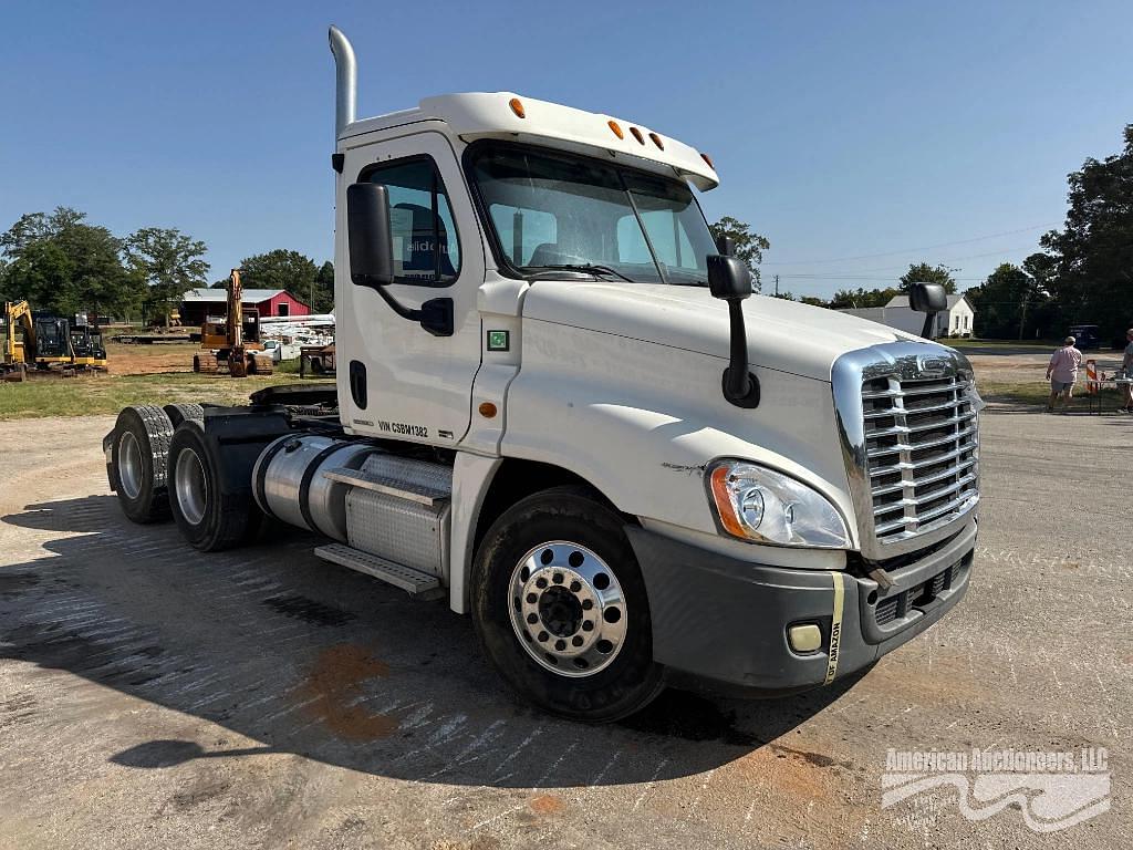 Image of Freightliner Cascadia 125 Primary image