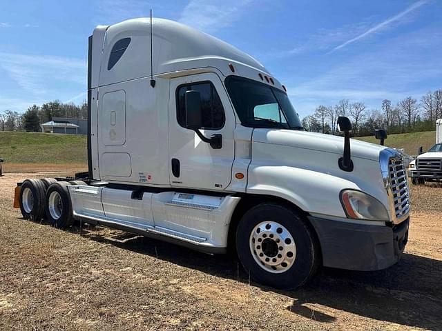 Image of Freightliner Cascadia 125 equipment image 1