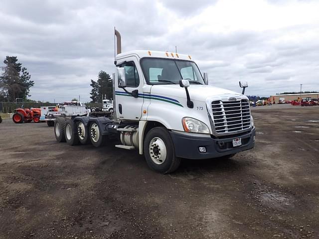 Image of Freightliner Cascadia equipment image 1