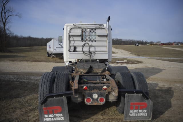 Image of Freightliner Cascadia equipment image 1