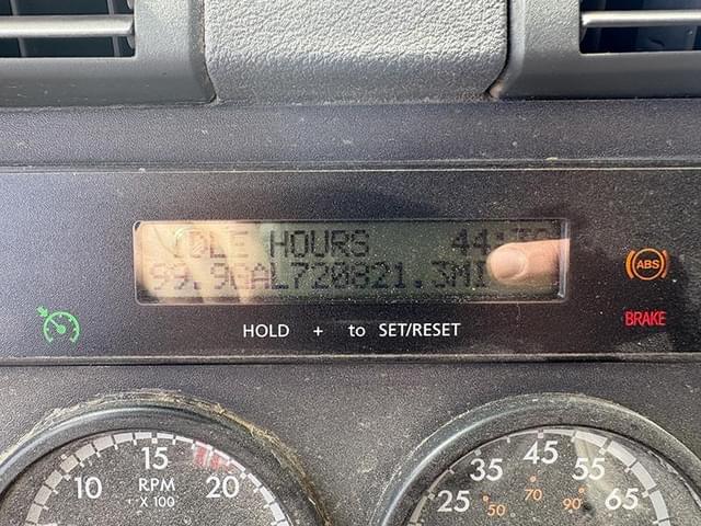 Image of Freightliner Cascadia equipment image 2