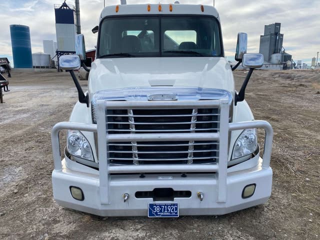 Image of Freightliner Cascadia equipment image 1
