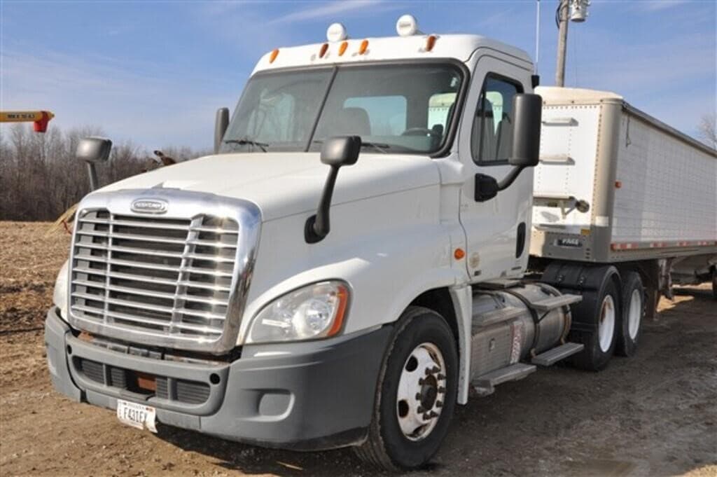 Image of Freightliner Cascadia Primary image