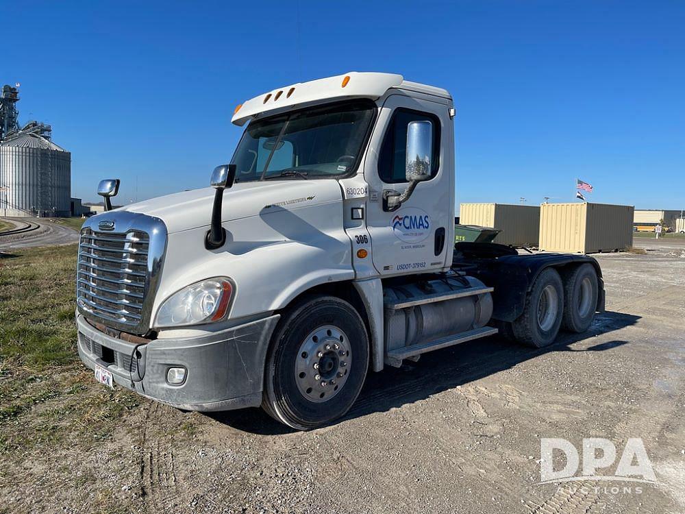 Image of Freightliner Cascadia Primary image