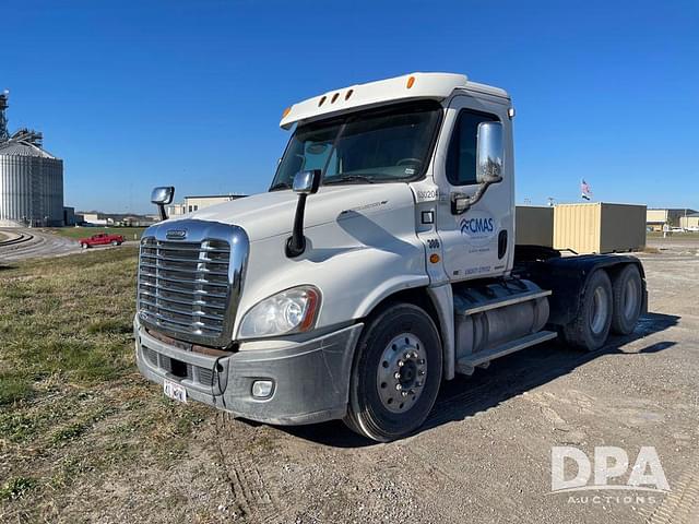 Image of Freightliner Cascadia equipment image 1