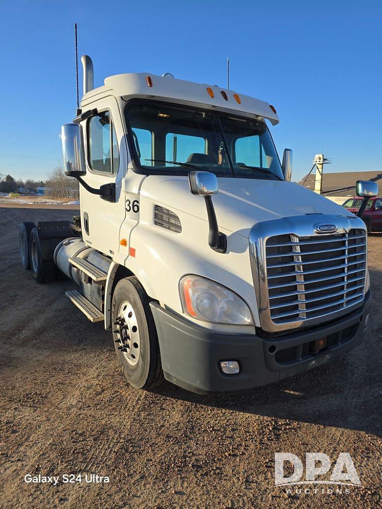 Image of Freightliner Cascadia Primary image