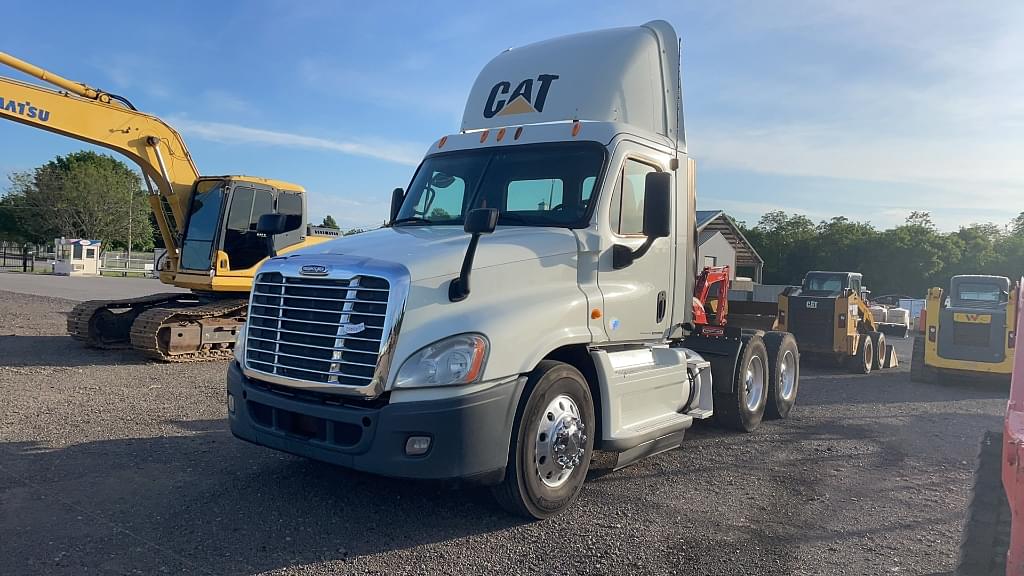 Image of Freightliner Cascadia Primary image