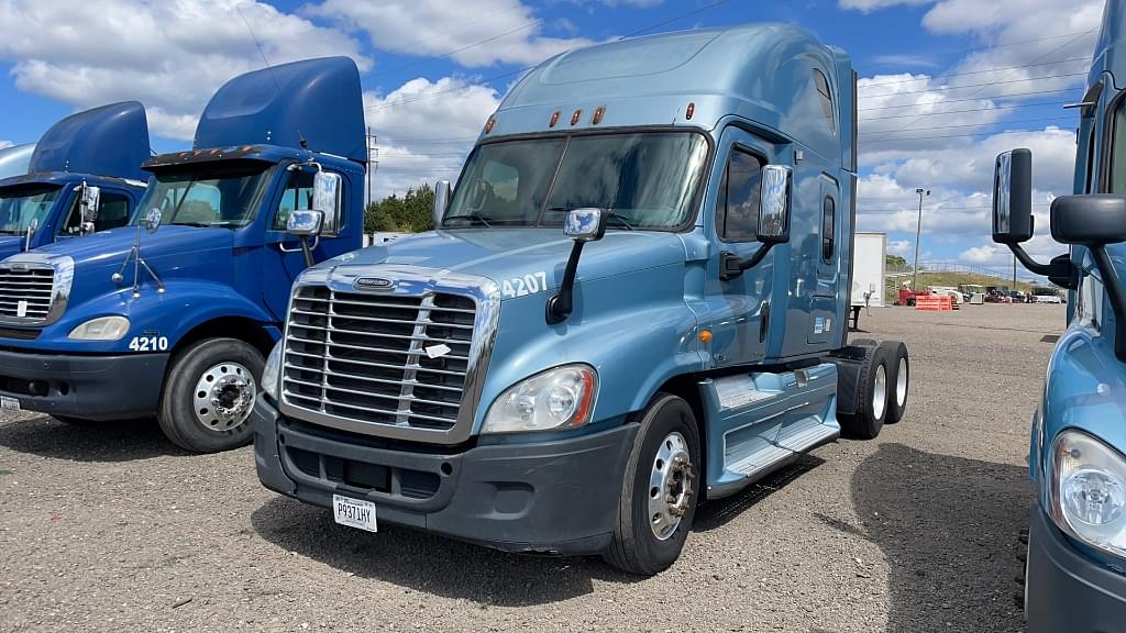 Image of Freightliner Cascadia Primary image