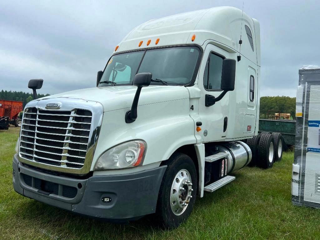 Image of Freightliner Cascadia Primary image