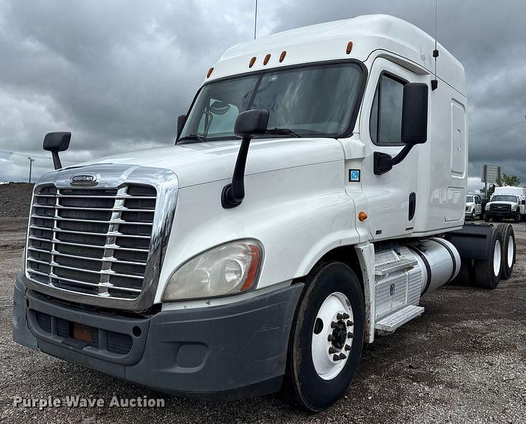 Image of Freightliner Cascadia Primary image