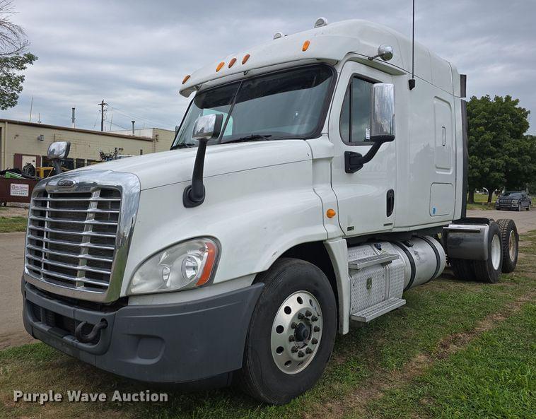 Image of Freightliner Cascadia Primary image