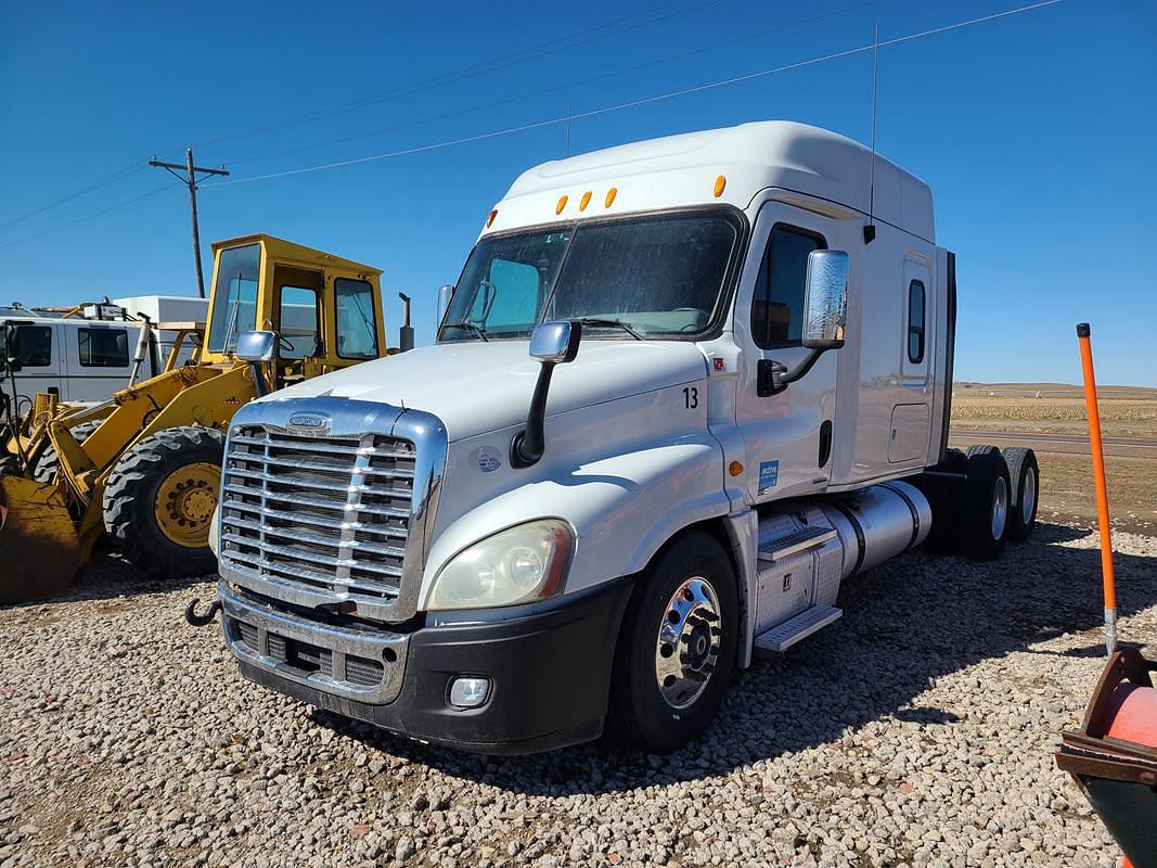 Image of Freightliner Cascadia Primary image