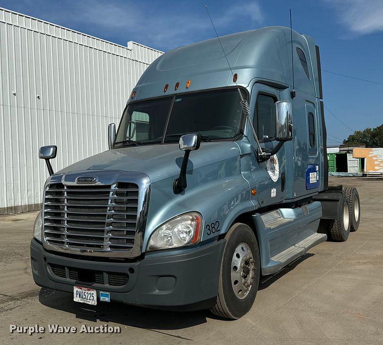 Image of Freightliner Cascadia Primary image