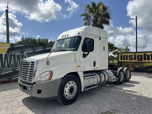 2012 Freightliner Cascadia Image
