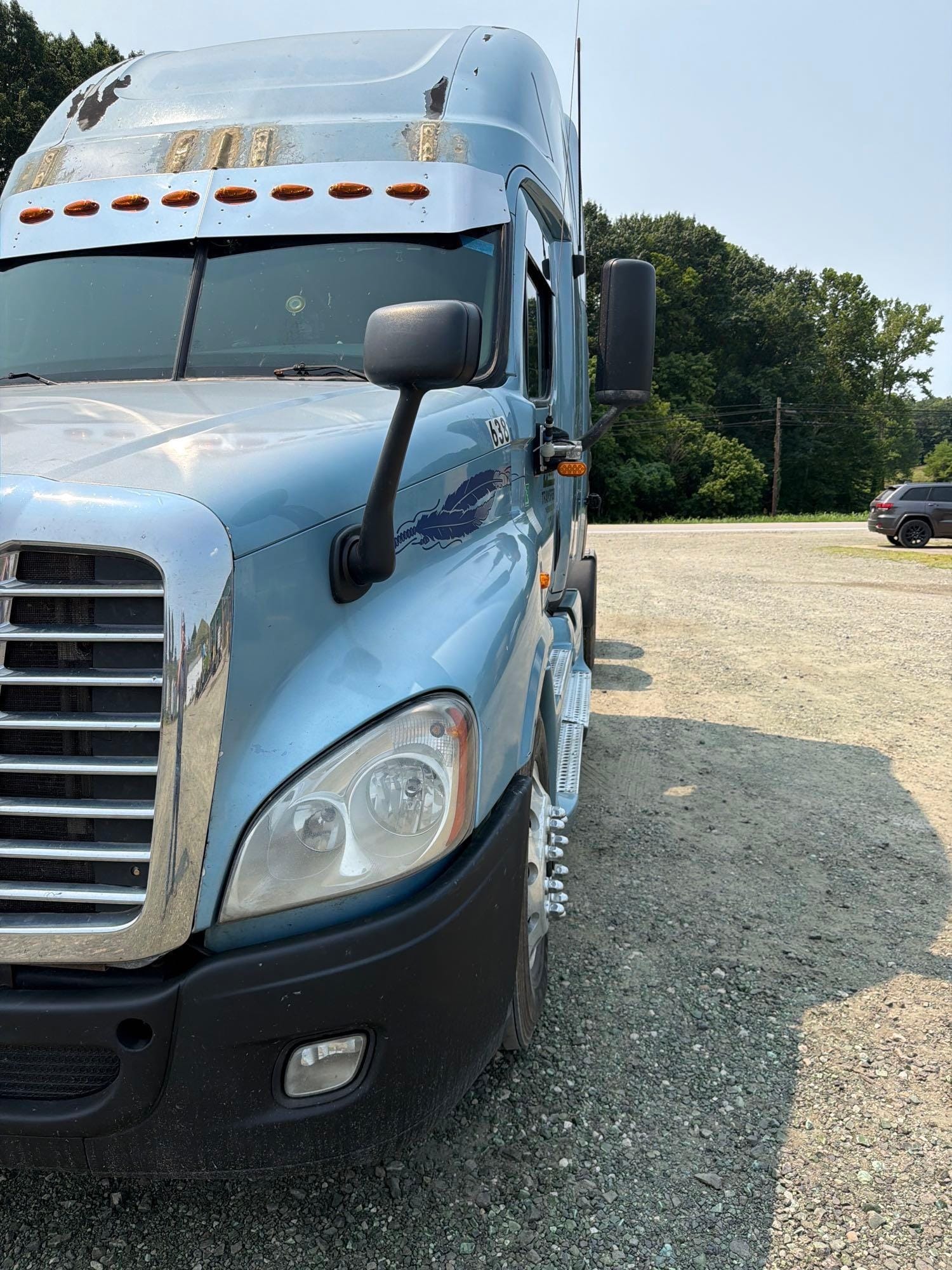 2012 Freightliner Cascadia Equipment Image0