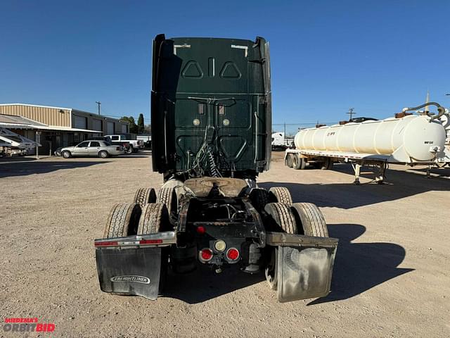 Image of Freightliner Cascadia equipment image 3