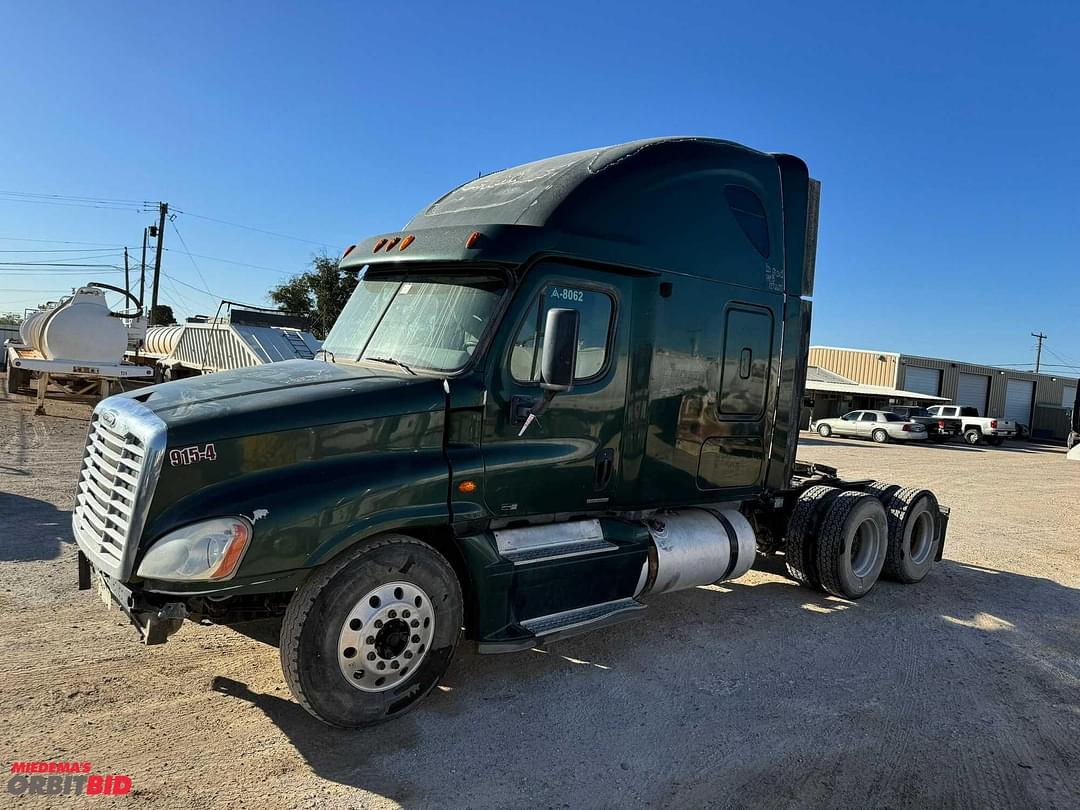 Image of Freightliner Cascadia Primary image