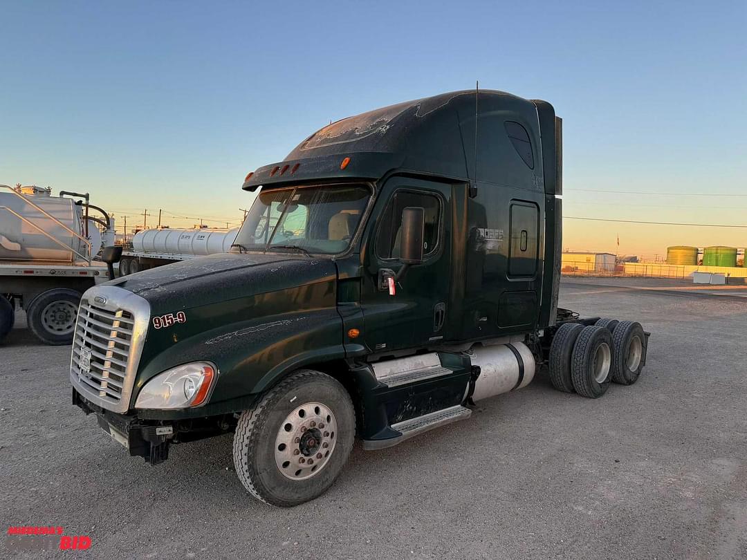 Image of Freightliner Cascadia Primary image