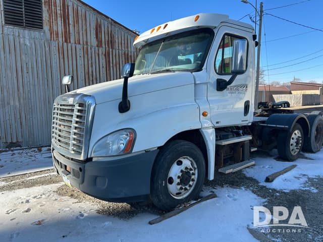 Image of Freightliner Cascadia equipment image 1
