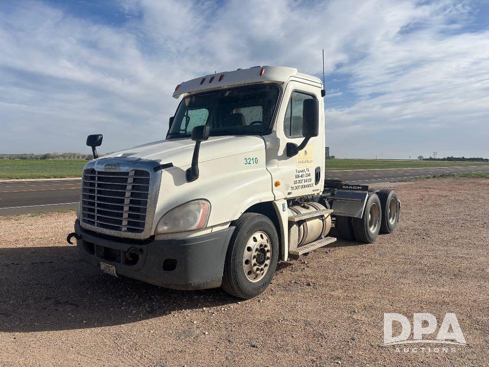 Image of Freightliner Cascadia Primary image