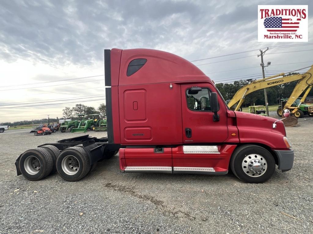 Image of Freightliner Cascadia Primary image