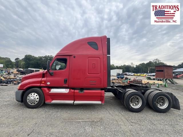 Image of Freightliner Cascadia equipment image 1