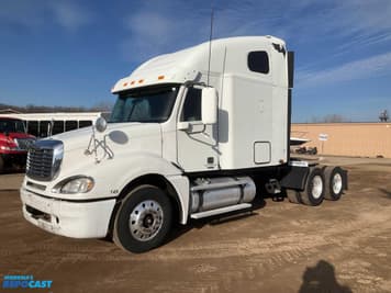 Main image Freightliner Columbia