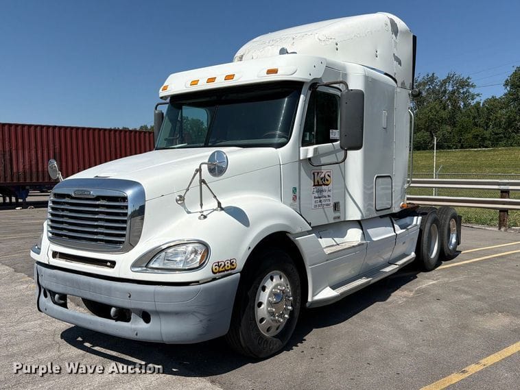 2012 Freightliner Columbia Equipment Image0