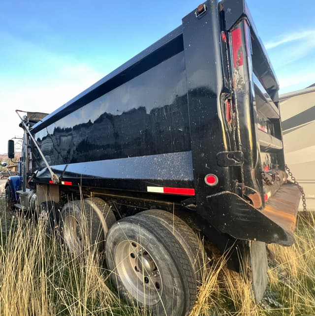 Image of Freightliner SD122 equipment image 3