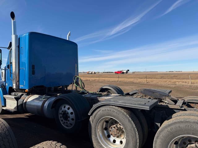 Image of Freightliner Coronado 122 equipment image 1