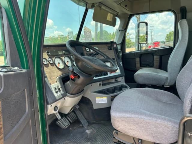 Image of Freightliner Coronado equipment image 4