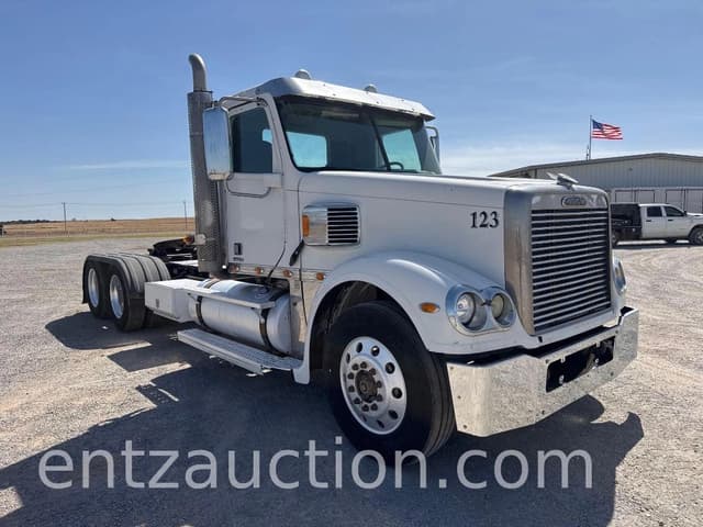 Image of Freightliner Coronado equipment image 2