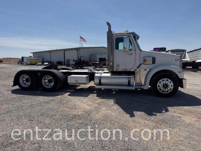 Image of Freightliner Coronado equipment image 3