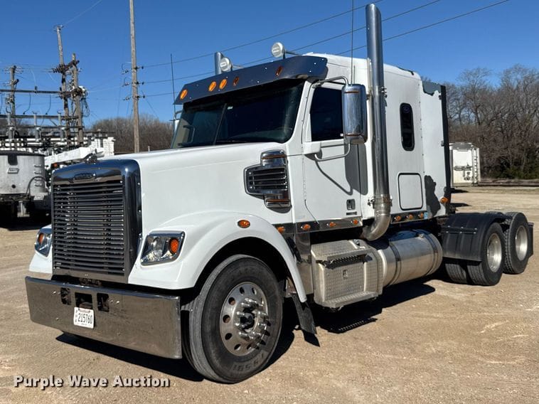 2012 Freightliner Coronado Equipment Image0